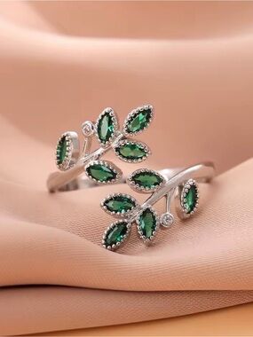 Emerald Green Crystal Leaf Statement Ring Silver Tone Adjustable Botanical Ring